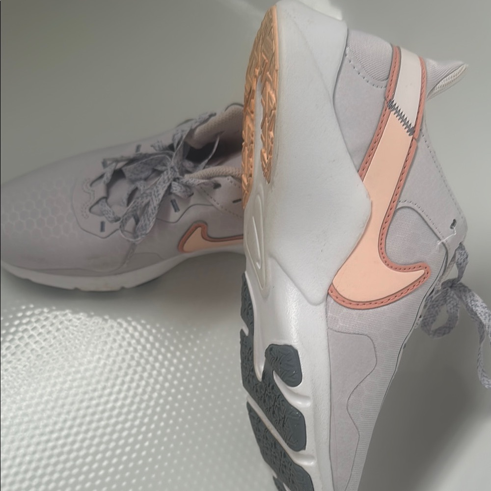 Nike Women's Gray and Pink Athletic Shoes size 8